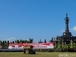 Sosiodrama Perang Tanah Aron Membuka Upacara HUT RI ke-72 di Bali