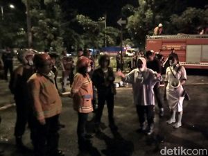 Api di Gudang Kapas Madya Padam, Ini yang Dilakukan Risma