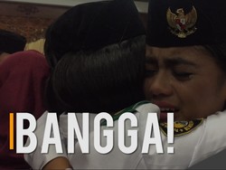 Tangis Haru Anggota Paskibraka Pecah Usai Upacara Penurunan Bendera