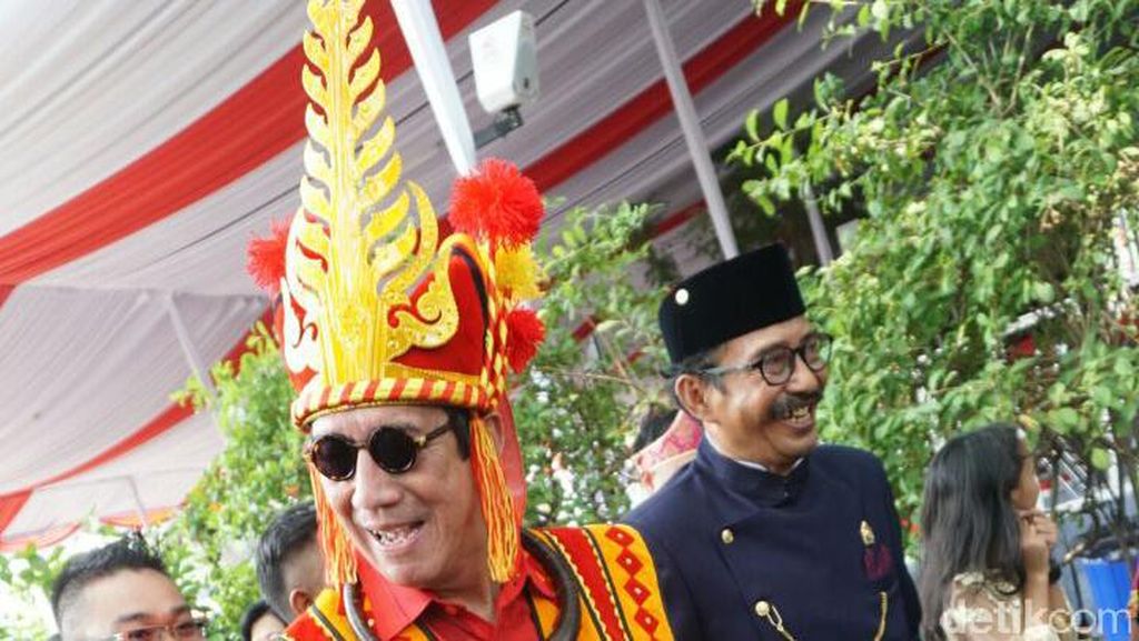 Foto: Dari Menteri Hingga Ajudan, Ini Juara Busana Adat di Istana
