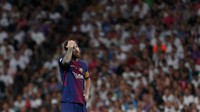 Lionel Messi benar-benar dibuat mati kutu sepanjang pertandingan leg kedua ini. Messi mungkin sedang merenung kenapa dia bisa seburuk itu? (Sergio Perez/Reuters)