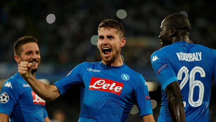 Jorginho santer dikabarkan diincar oleh Manchester City (Foto: Ciro De Luca/REUTERS) Jorginho santer dikabarkan diincar oleh Manchester City (Foto: Ciro De Luca/REUTERS)