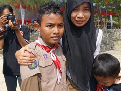 Ada Penyelam Cilik Saat Upacara 17 Agustus Bawah Laut Selat Sunda