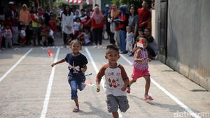 Foto : Cerianya Anak-anak Ikuti Lomba di HUT RI