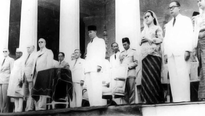 Bung Karno (Tak) Diculik ke Rengasdengklok Bung Karno (Tak) Diculik ke Rengasdengklok