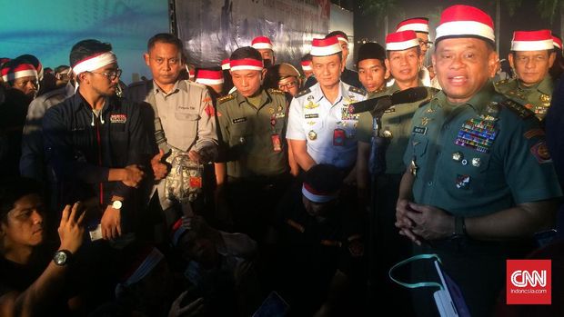Panglima TNI Jenderal Gatot Nurmantyo usai acara doa bersama 17 17 17 di Mabes TNI, Cilangkap, Jakarta, Kamis (17/8).