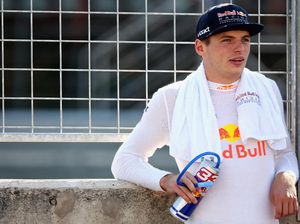 Verstappen Diyakini Takkan Gabung Ferrari atau Mercedes