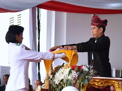 Sore Hari, Upacara Penurunan Bendera di Istana Merdeka Digelar