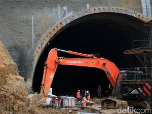 Foto : Mengintip Proyek Terowongan Tol Cisumdawu