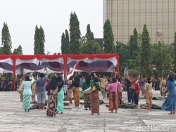 Drama Perjuangan Kemerdekaan Isi Upacara di Kantor Gubernur Riau