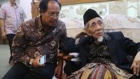 Ketua Majelis Syariah PPP KH. Maimoen Zubair Tunaikan Ibadah Haji