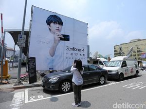 Foto Gong Yoo Terpampang Besar di Peluncuran Zenfone 4 di Taiwan