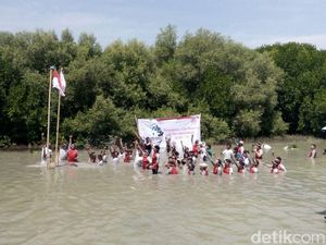 Basah-basahan, Puluhan Anak Yatim Upacara di Hutan Mangrove Demak