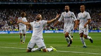 Di menit ke-39, Los Blancos menggandakan keunggulan lewat sepakan Karim Benzema. (Foto: Juan Medina/REUTERS)