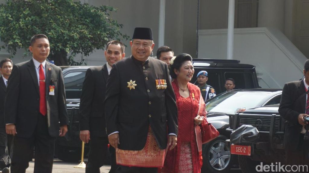 Foto: Senyum SBY Tiba di Istana untuk Ikut Upacara HUT ke-72 RI