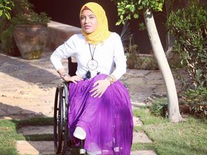 Rania Roushdy, Hijabers Cantik yang Berjuang Jadi Model di Atas Kursi Roda