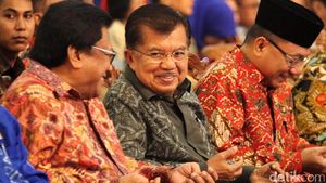 Wapres JK Hadiri Peringatan Hari Konstitusi di MPR