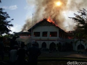 Gedung Rektorat Unimal Aceh Hangus Terbakar