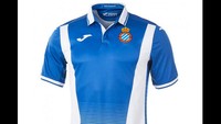 Joma mensponsori Espanyol. Warna jerse kandangnya dominan warna biru muda, dengan warna putih di sisi kiri dan kanan. (Foto: Istimewa)