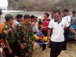 Pemancing yang Terjebak di Pulau Celeng Berhasil Dievakuasi