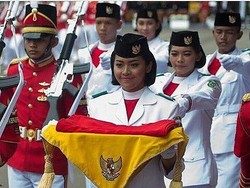 5 Fakta Fariza Putri Salsabila, Pembawa Baki Bendera Pusaka