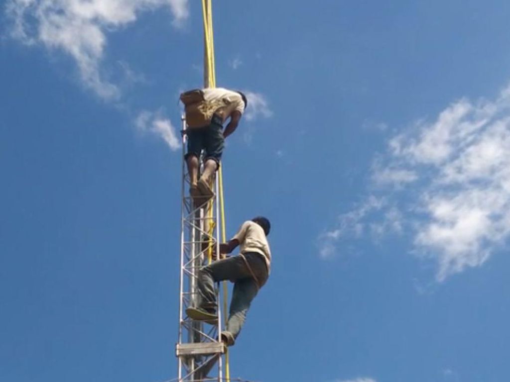 Balada Gelar Akses Internet di Pelosok, Kabel Malah Dipotong Balada Gelar Akses Internet di Pelosok, Kabel Malah Dipotong