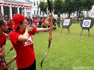 Ketika Menteri Keuangan Sri Mulyani Jajal Panahan