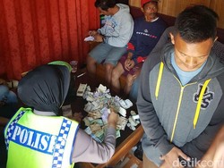 Saber Pungli Ciduk 11 Tukang Parkir Liar di Asrama Haji Cirebon