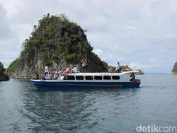 Harga BBM di Papua Sama dengan di Jawa, Bagaimana Biaya Liburan ke Raja Ampat?