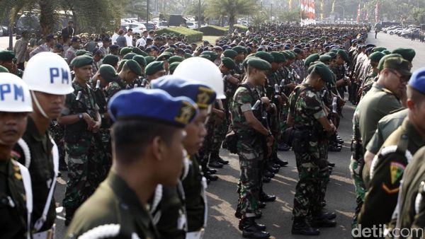 Personel Gabungan TNI-Polri Siap Amankan Countdown Asian Games