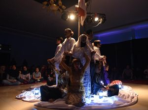 Sukses di 4 Kota, Teater Keliling Pentaskan Sang Saka