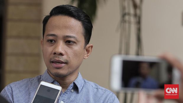 Komika Muhadkly alias Acho mendatangi Kejaksaan Negeri Jakarta Pusat terkait dengan pencabutan laporan pihak pengembang Green Pramuka City.