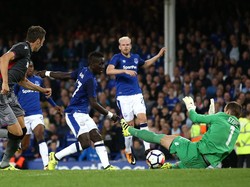 Sempat Diwarnai Kericuhan Penonton, Everton Taklukkan Hajduk Split 2-0