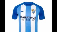 Nike memberi corak biru muda-putih untuk jersey Malaga musim depan. Sponsor Marathon Bet jadi sponsor utamanya. (Foto: Istimewa)