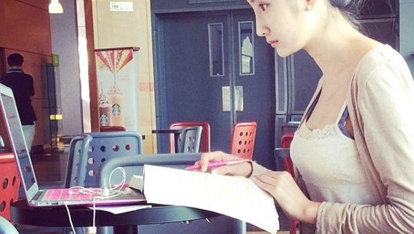 Inikah Fans Apple Paling Cantik?