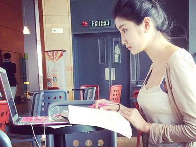 Inikah Fans Apple Paling Cantik?