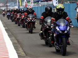 Lady Biker Ini Ceritakan Sensasi Kendarai All New R15