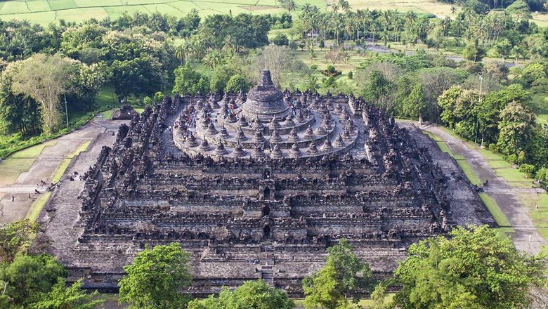 Hasil gambar untuk gambar candi borobudur