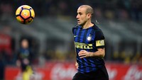 Dengan rambut sudah kian menipis di bagian atas, Rodrigo Palacio justru memelihara rambut di bagian belakang yang ia kepang kecil. (Foto: Pier Marco Tacca/Getty Images)