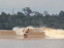 Dinas Pariwisata Riau: Ombak Bono Berbahaya, Harus Didampingi!