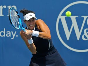 Muguruza ke Perempatfinal Usai Tanding Tiga Set, Halep Juga Lolos Muguruza ke Perempatfinal Usai Tanding Tiga Set, Halep Juga Lolos