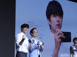 Sapa Penggemar, Gong Yoo Keluarkan Jurus Andalan di Peluncuran Zenfone 4 Sapa Penggemar, Gong Yoo Keluarkan Jurus Andalan di Peluncuran Zenfone 4