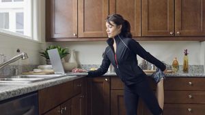 6 Alat Rumah Tangga yang Bisa Dimanfaatkan untuk Olahraga