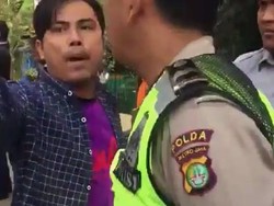 Parkir Sembarangan, Pria Ini Ngotot dan Bentak Polisi