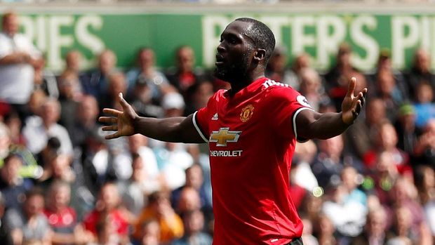 Romelu Lukaku usai mencetak gol ke gawang Swansea City