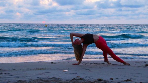 Yoga in Nature: Ketika Yoga Dilakukan Sembari Liburan