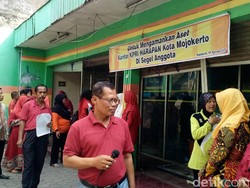 Ratusan Guru di Kota Mojokerto Segel Kantor KPRI Harapan