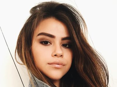 Mirip Banget Selena Gomez, Ini Si Cantik Sofia yang Buat Pria Jatuh Cinta