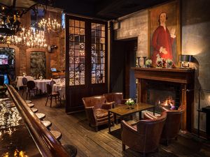 Berani? Makan Enak di 12 Restoran yang Paling Berhantu di Dunia ini (2)