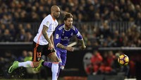 Zidane menelan kekalahan kelimanya ketika berhadapan dengan Valencia pada 22 Februari 2017. Atas El Che, Madrid menyerah 1-2. (Manuel Queimadelos Alonso/Getty Images)